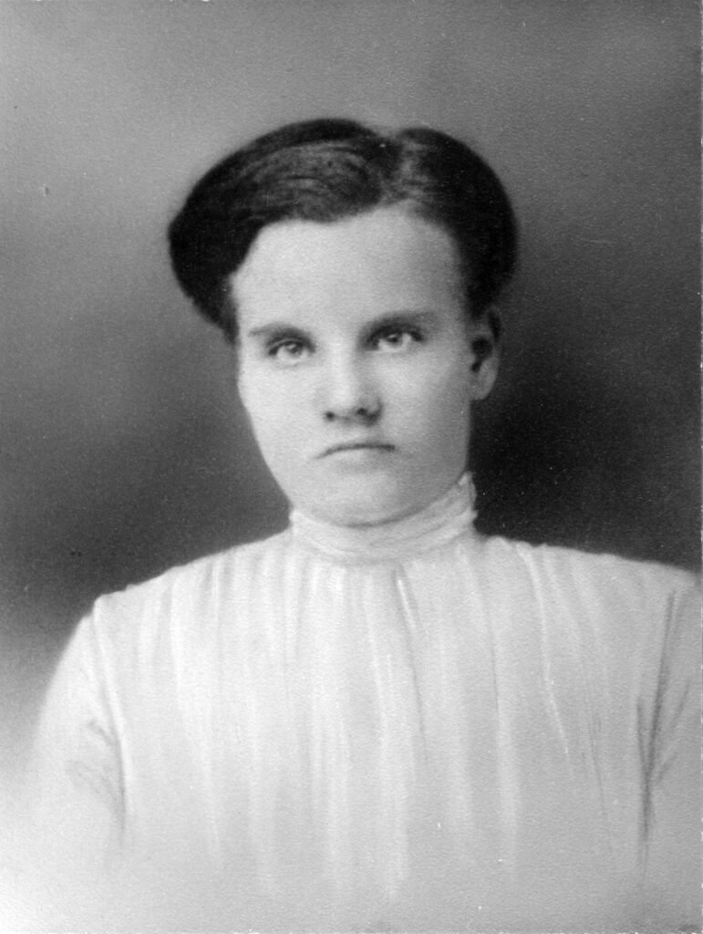 Ada Priscilla (Harris) Cook (1895–1981).